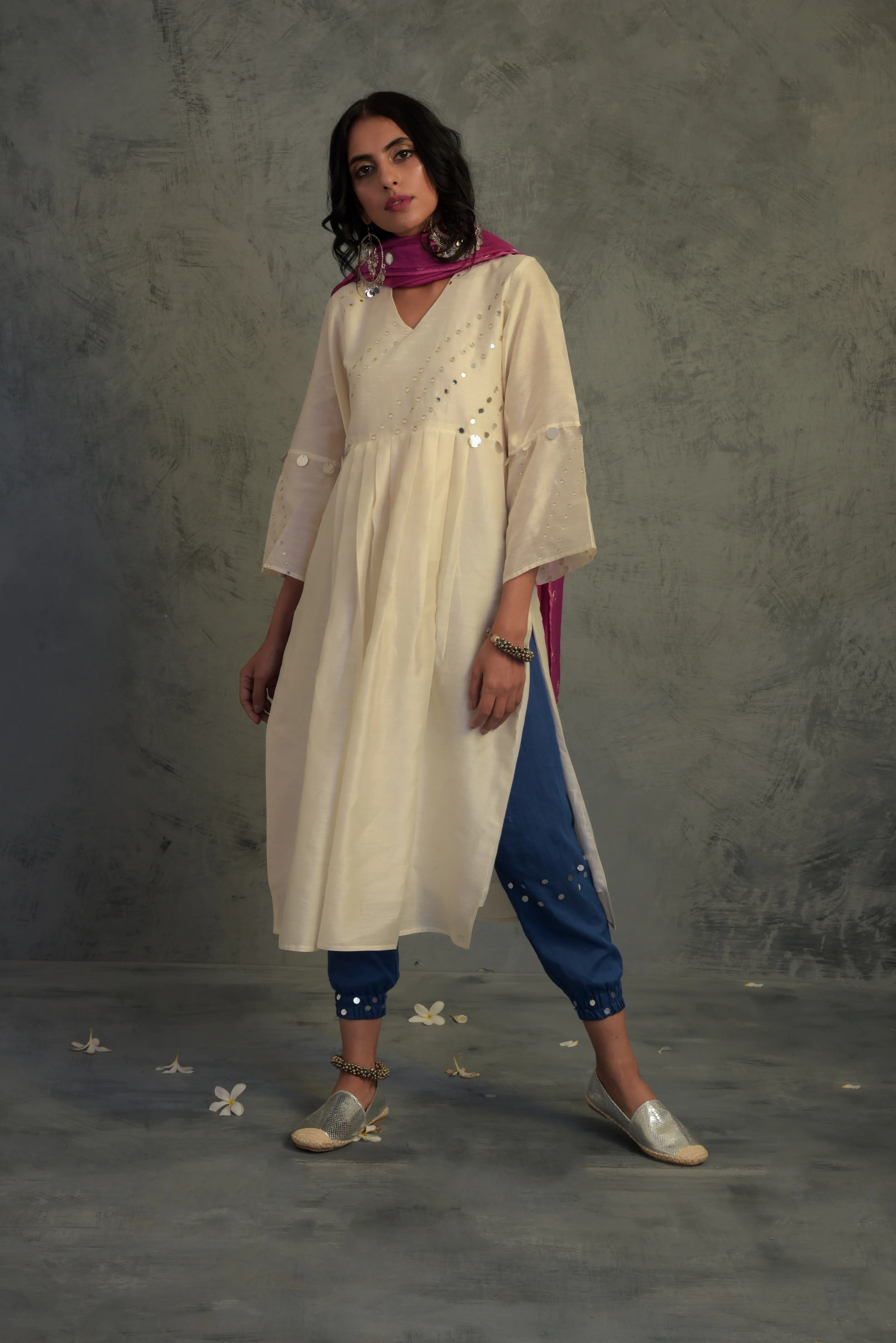 Off-White Chanderi Kurta Set with Jogger