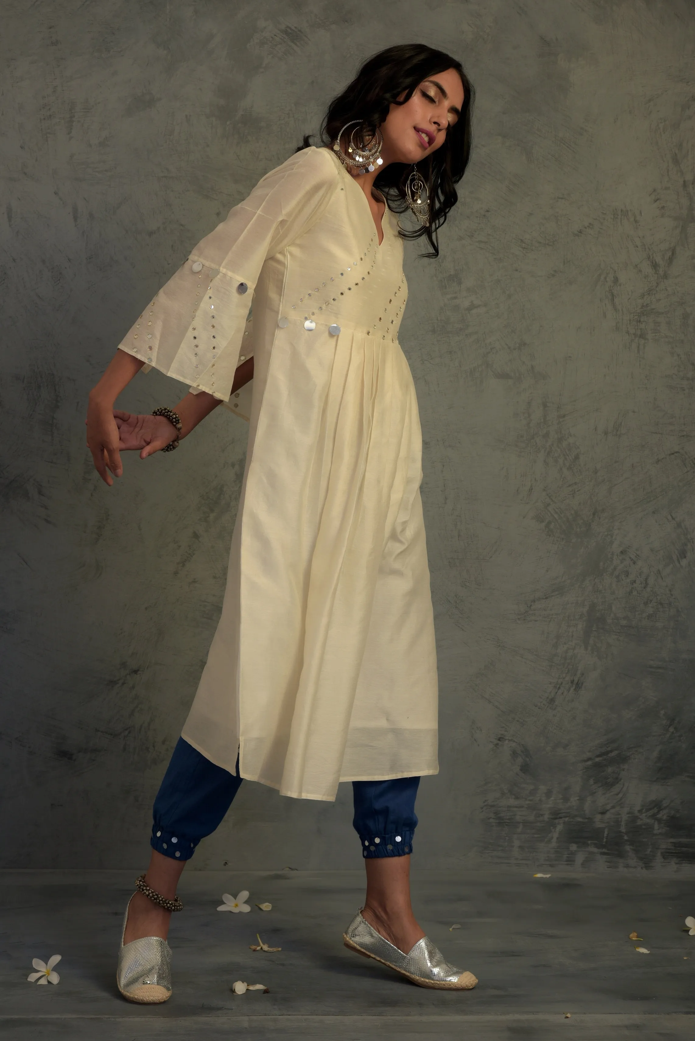 Off-White Chanderi Kurta Set with Jogger
