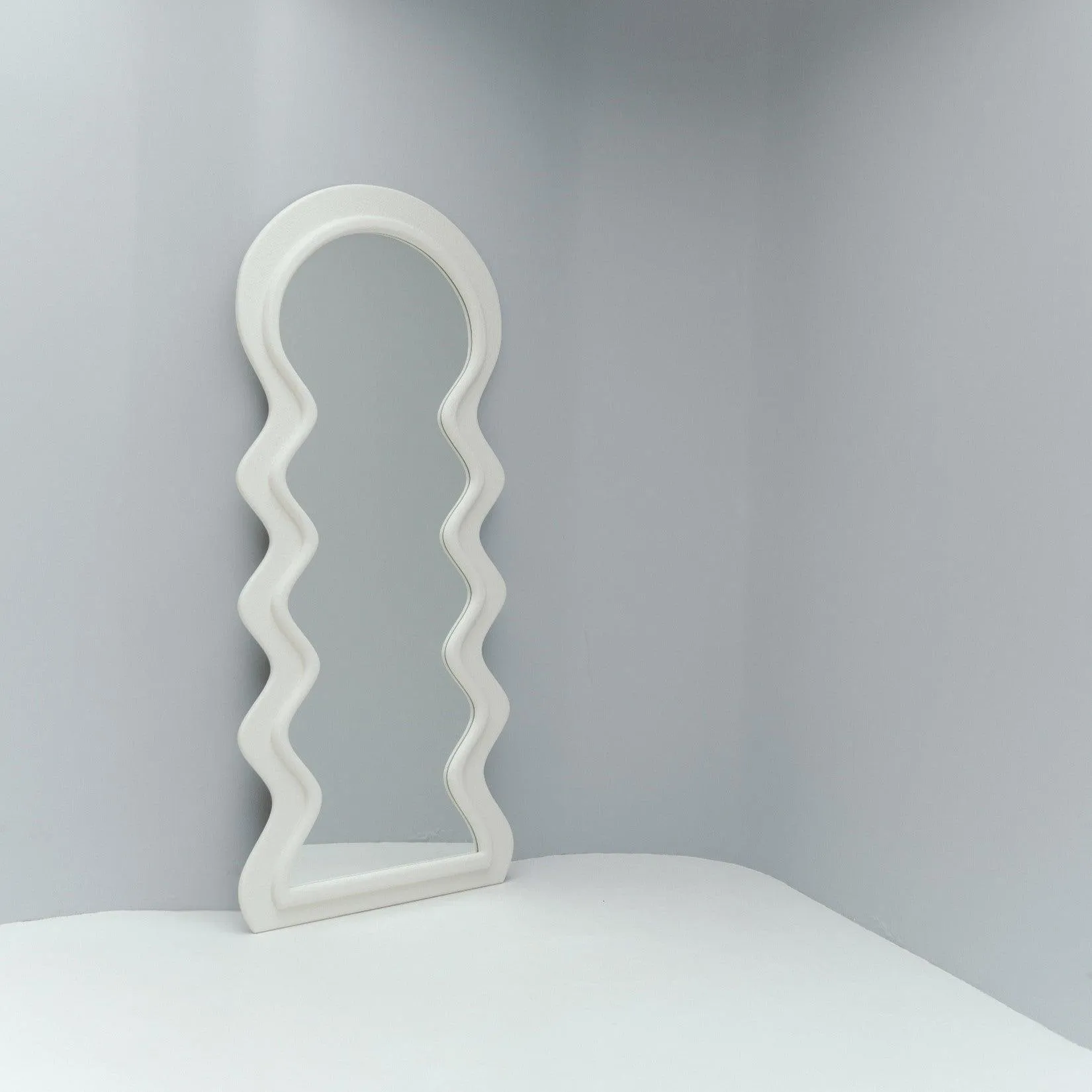 Wavy Mirror